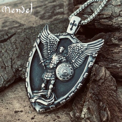 Collana con ciondolo